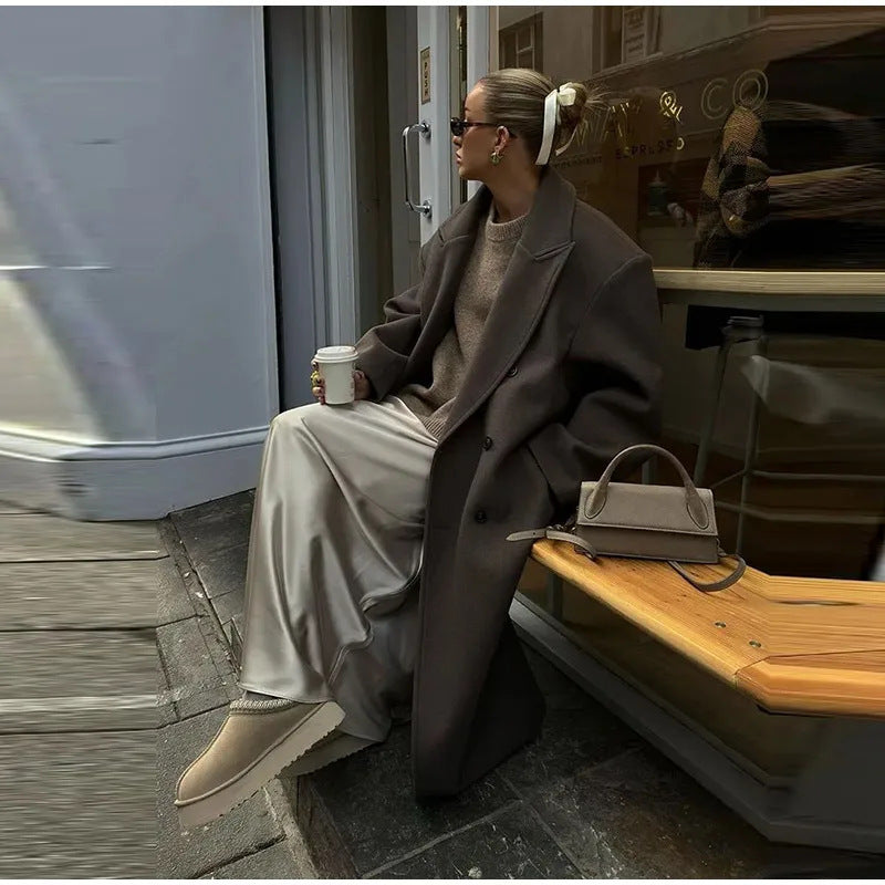 Klassischer Eleganter Mantel