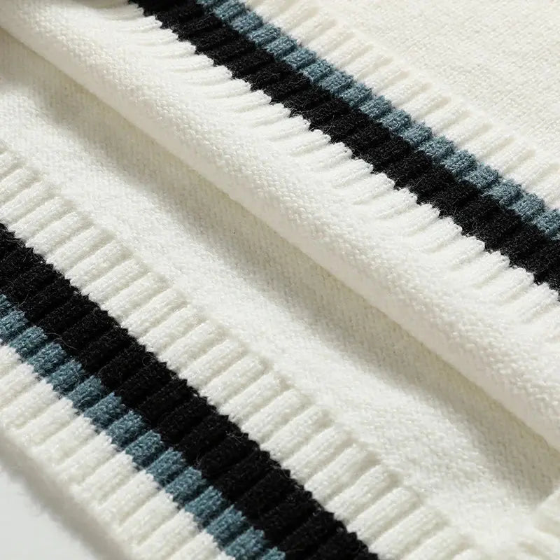 Klassischer Pullover mit V-Ausschnitt