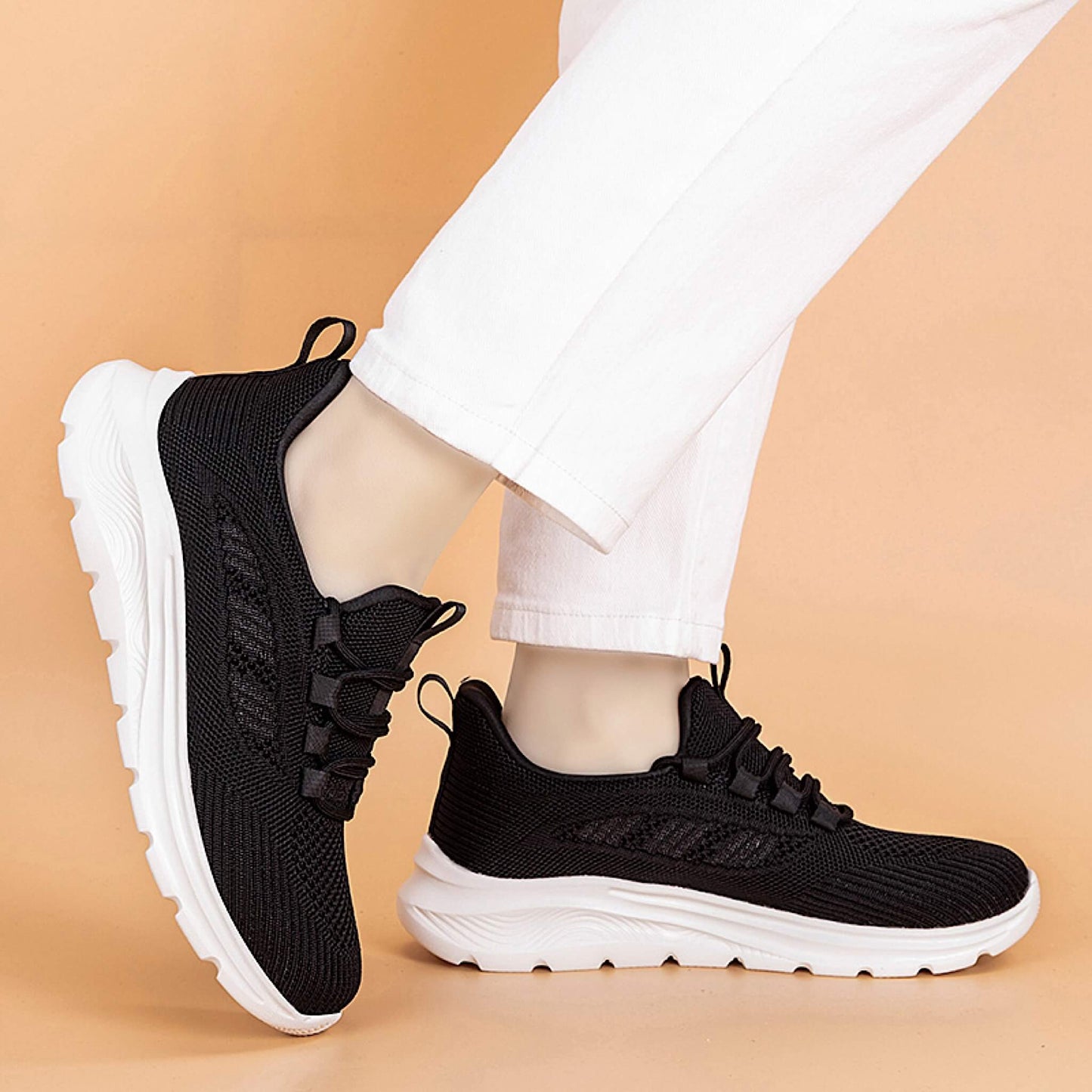 Schwarzkomfort Sneaker